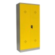 Vista de 3/4 del armario productos químicos ancho 92cm con puertas cerradas