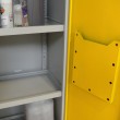 Zoom en las baldas de retención del armario productos químicos ancho 92cm