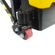 Zoom rueda trasera apoyo - Transpaleta elevadora totalmente eléctrica monocilíndrica 1500 kg - horquillas anchas 680 mm