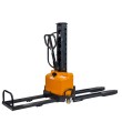 Apilador autoportante 1100 mm 500 kg con stabilizadores desplegado