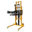 Vista trasera en 3/4 del apilador volteador bidones 2100mm brazos 860mm Vista trasera en 3/4 del apilador volteador bidones 2100mm brazos 860mm